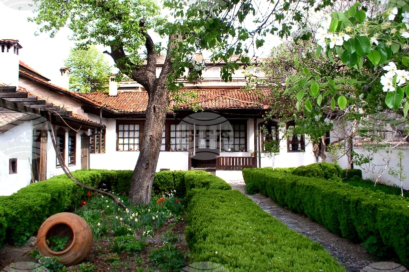 Цикълът „Литературни вечери в музея“ в Пазарджик започва с тематичната вечер „Под стряхата на Величков“, посветена на поета Теодор Траянов